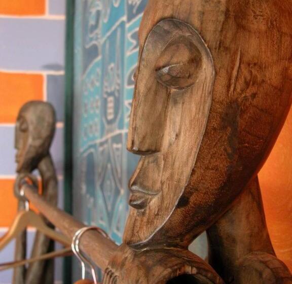 هاستل Global Village Travellers Lodge