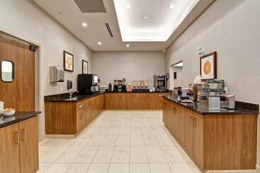 هتل Canalta Kindersley