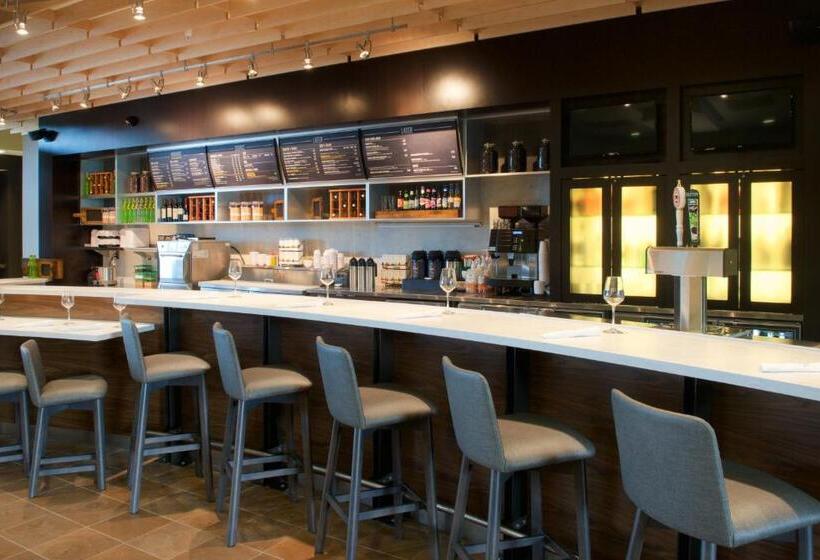 בית מלון כפרי Courtyard By Marriott Seattle Everett Downtown