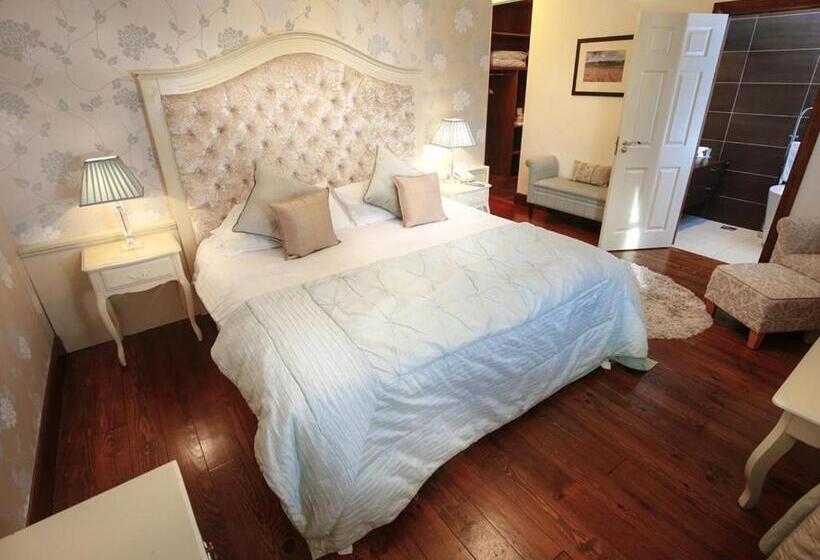 בית מלון כפרי Customs House Country Inn