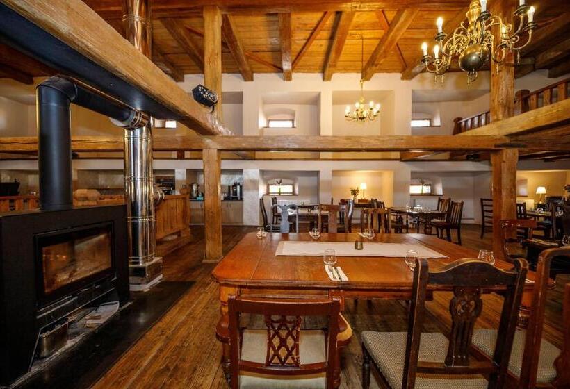 ホテル Dvůr Pecínov