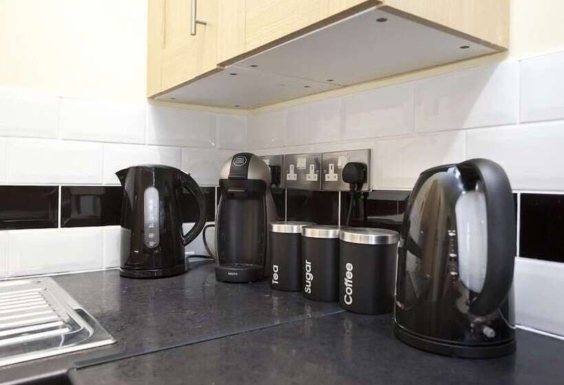 هتل Emporium City Centre Self Catering