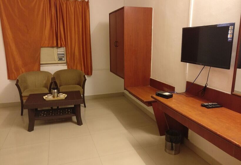 Fotos del hotel Hmr Royal Inn:  11