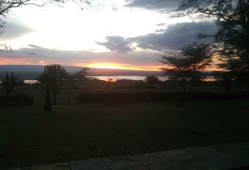 هتل Jacaranda Lake Elementaita Lodge