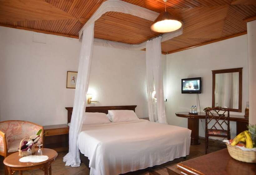 هتل Jacaranda Lake Elementaita Lodge