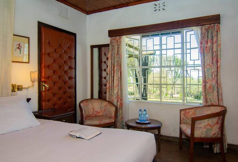 هتل Jacaranda Lake Elementaita Lodge