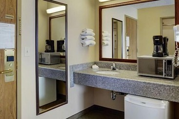 هتل Nova Inn Kindersley