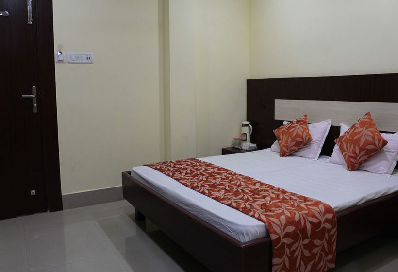 هتل Oyo Rooms Old Station Road