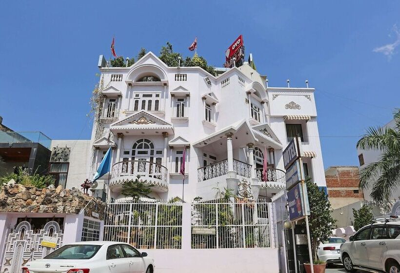 Fotos del hotel Oyo Rooms Raja Park Lbs College:  4