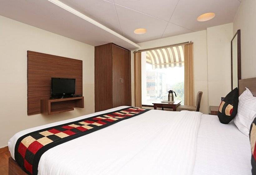 Fotos del hotel Oyo Rooms Raja Park Lbs College:  14