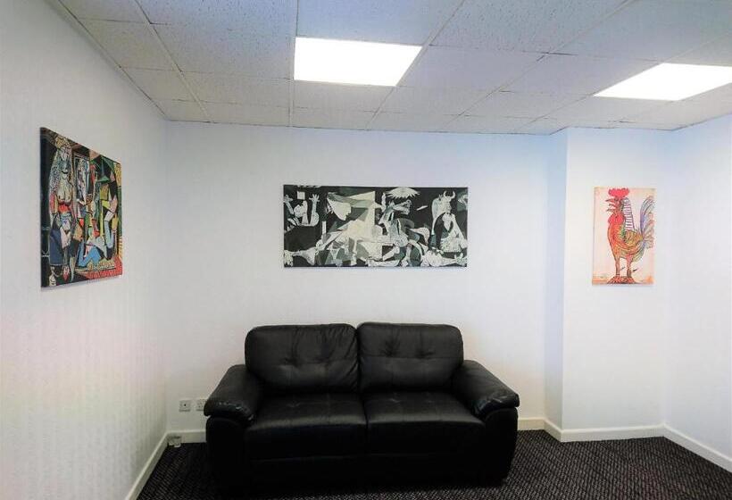 فندق Sarum Apart