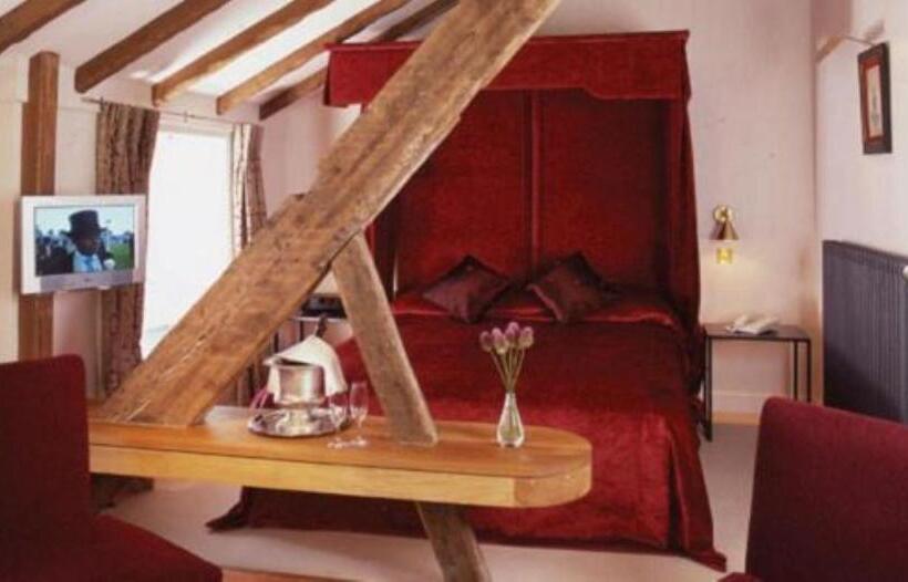 בית מלון כפרי The Bull And Townhouse, Beaumaris  The Inn Collection Group