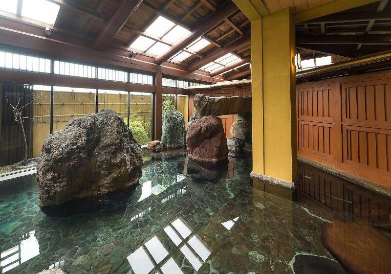 فندق Yuraku
