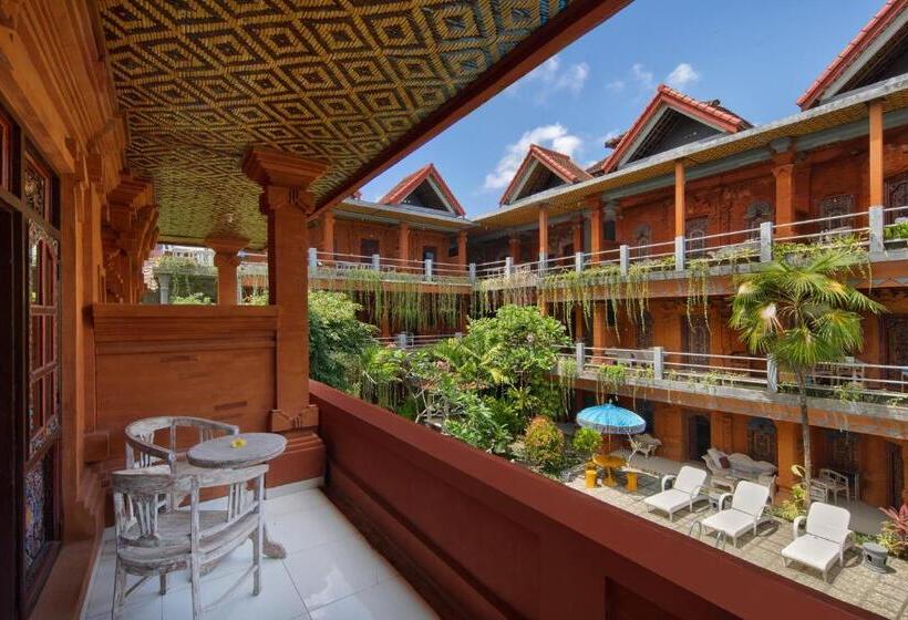فندق Lumbung Sari Legian