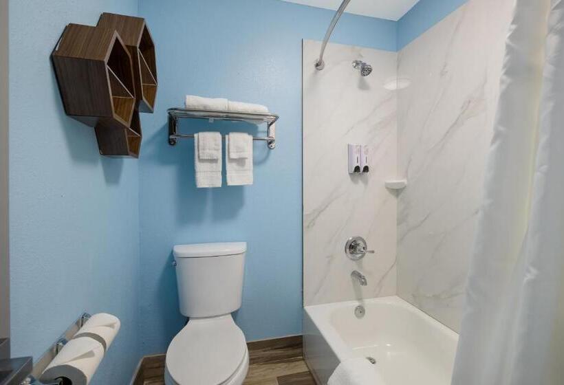 מוטל Hometowne Studios By Red Roof Orange, Tx