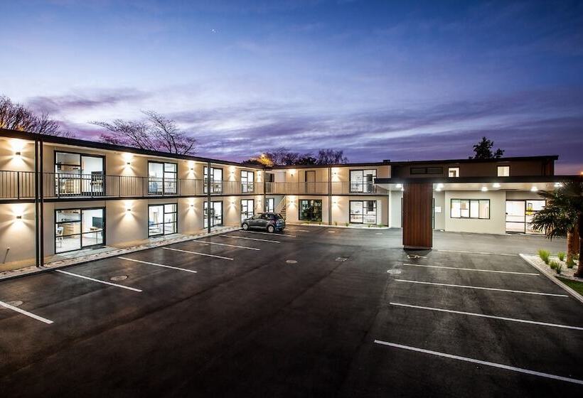 מוטל One88 On Commerce