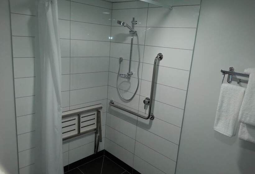 מוטל One88 On Commerce