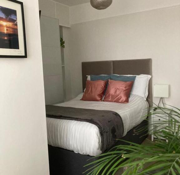 بنسيون The Esplanade