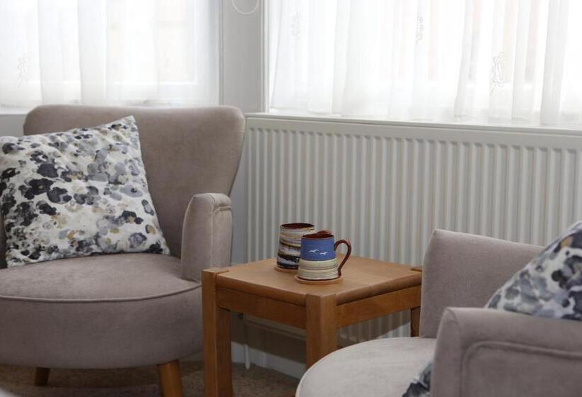 بنسيون The Waves