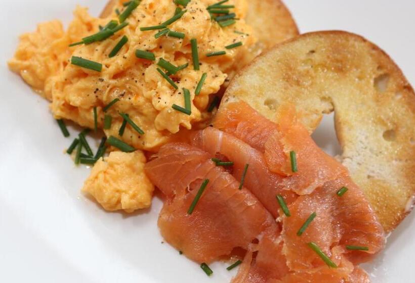 بنسيون The Waves