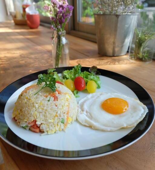 The Grace House Chiangmai Hostel