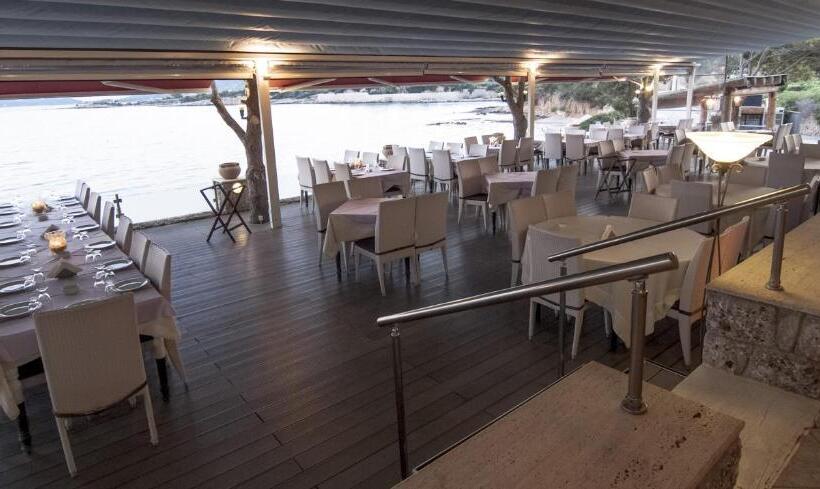 Epavlis Beach Resort