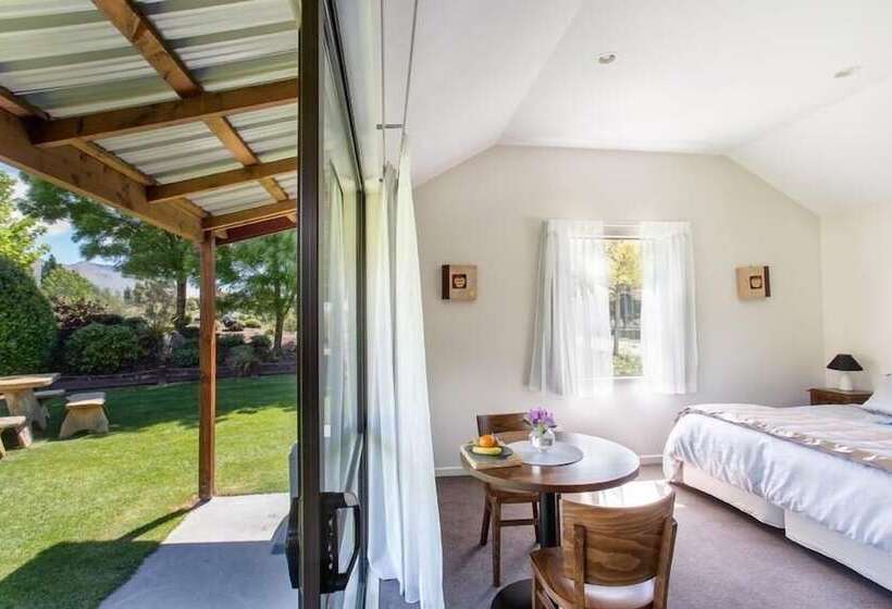 Отель Alpine View Lodge