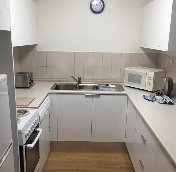 هتل Anchordown Apartments