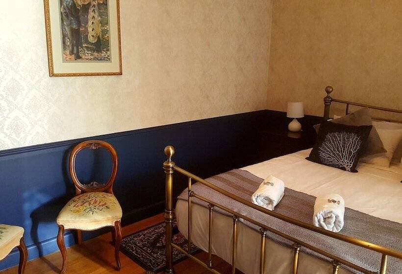 فندق The Bears Went Over The Mountain