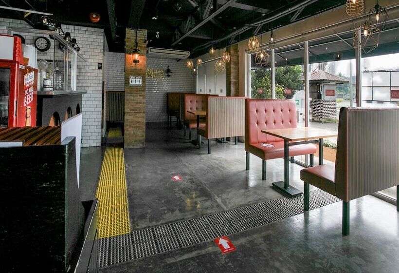 فندق Capital O 642 The Junction Tagaytay