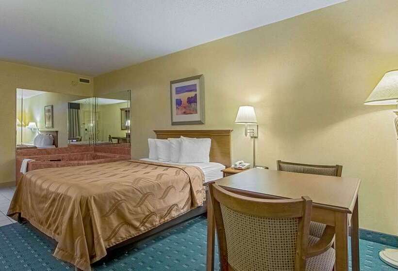 هتل Quality Inn