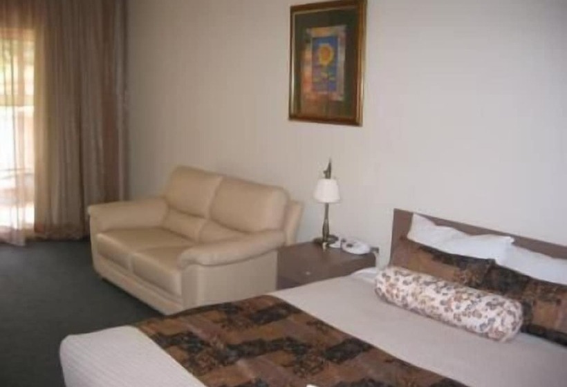 Отель Gundagai Gabriel Motor Inn
