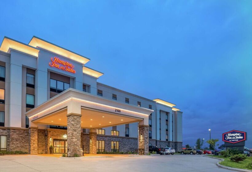 Отель Hampton Inn & Suites Ames