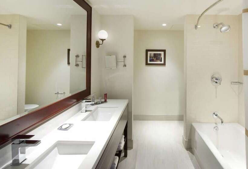 هتل Marriott Syracuse Downtown