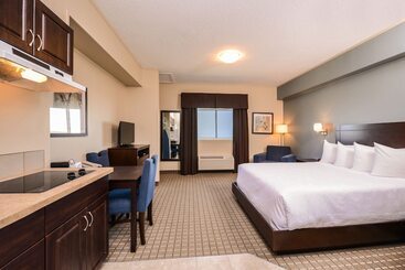 هتل Kindersley All Suites