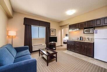 هتل Kindersley All Suites