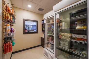 هتل Kindersley All Suites