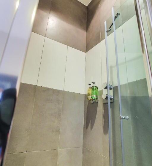 Fotos del hotel Room Home Stay:  10