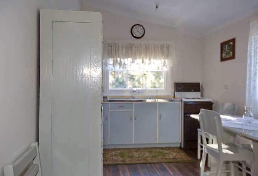 هتل Rosedale Cottages