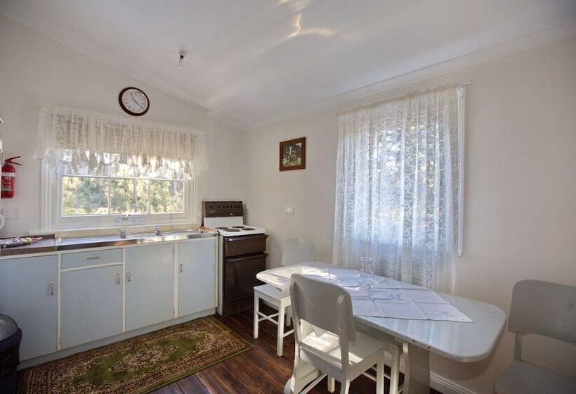 هتل Rosedale Cottages