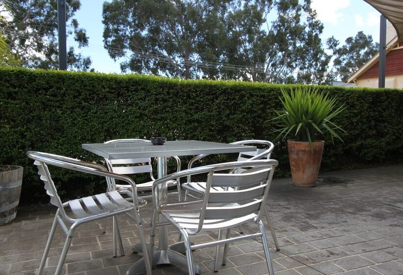 בית מלון כפרי Ryley Motor Inn