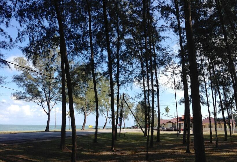 فندق Semarak Beach Inn