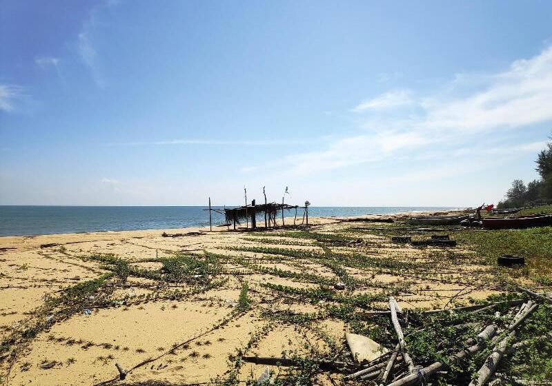 فندق Semarak Beach Inn