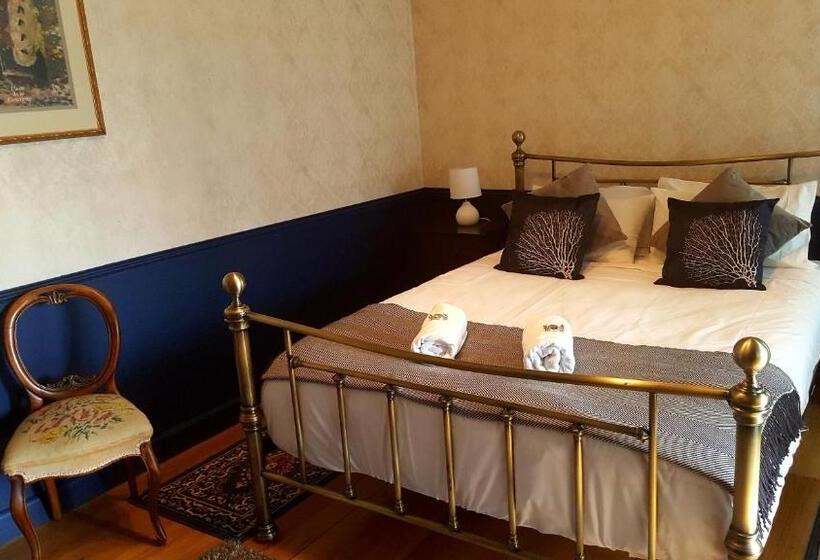 فندق The Bears Went Over The Mountain