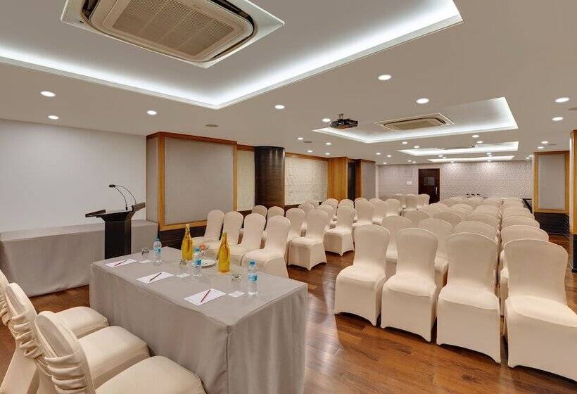 هتل The Fern Residency  Midc, Pune