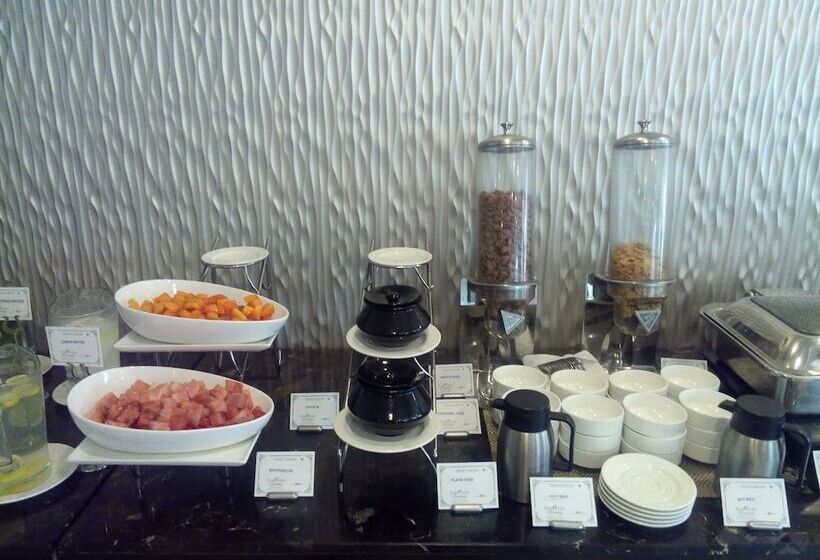 هتل The Fern Residency  Midc, Pune