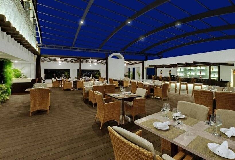 هتل The Fern Residency  Midc, Pune