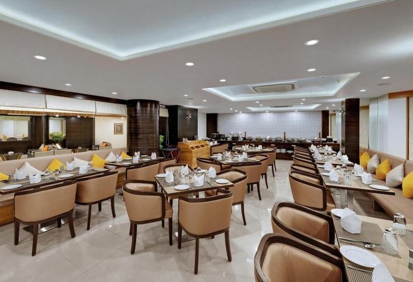 هتل The Fern Residency  Midc, Pune