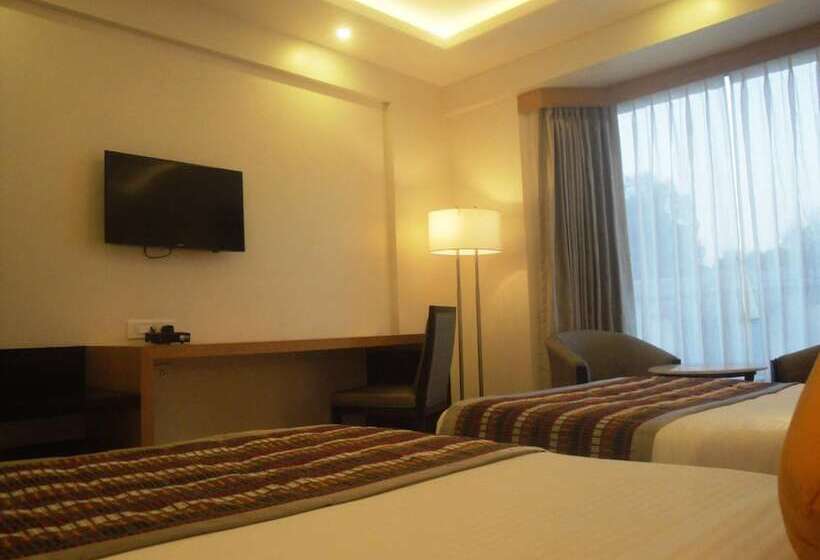 هتل The Fern Residency  Midc, Pune