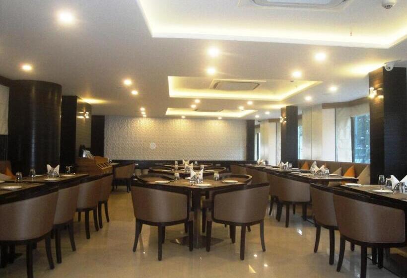 هتل The Fern Residency  Midc, Pune